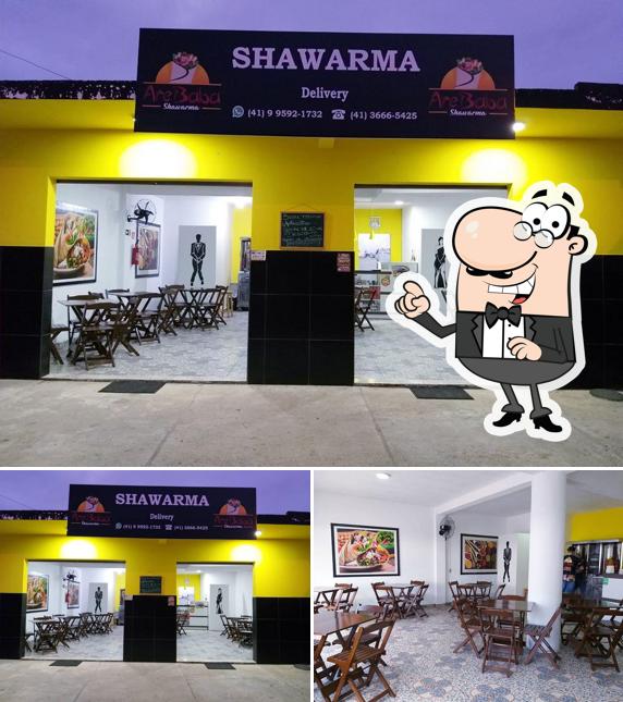O interior do Are Baba Shawarma