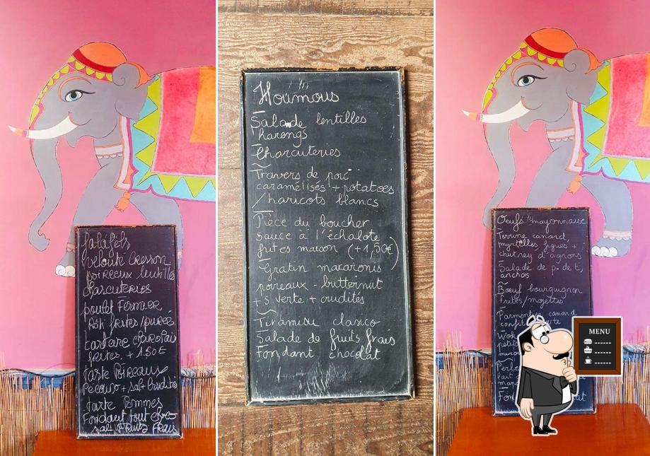 Coco Thym présente un tableau affichant le menu