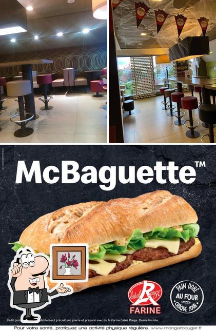 La intérieur et burger du restaurant