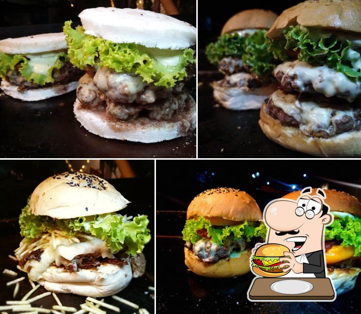 Delicie-se com um hambúrguer no FOOD TRUCK ILEGAL - HAMBURGUER ARTESANAL