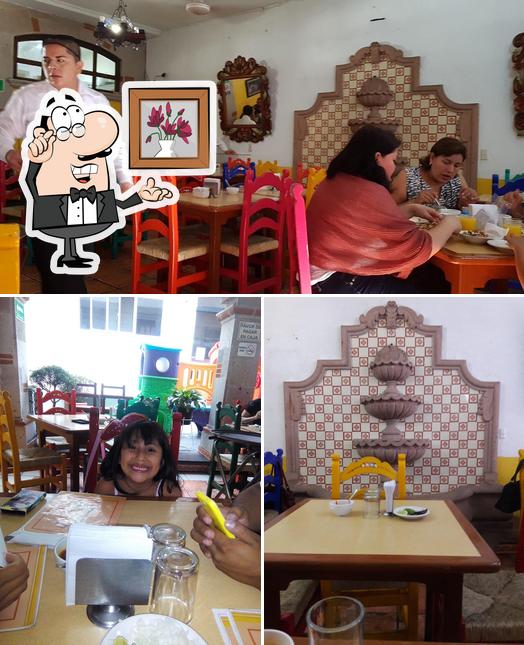 Siéntate a una de las mesas de Restaurante Casa Taxco Av. Zapata