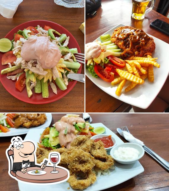 Meals at Small Point Cafe Amed