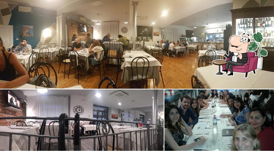 Siediti a un tavolo di Ristorante Pizzeria Il Vicolo