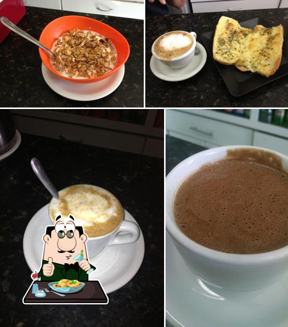 A imagem da comida e bebida no Confraria do Café