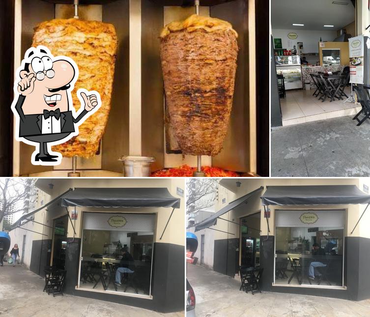 O interior do Tharwa Shawarma