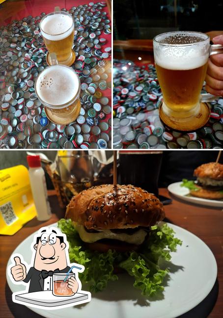 Esta é a ilustração apresentando bebida e cidadãos no Los Pampas Burger and Beer
