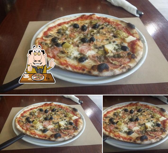 Ordina una pizza a Il Tucano Bar, Pizzeria & Food