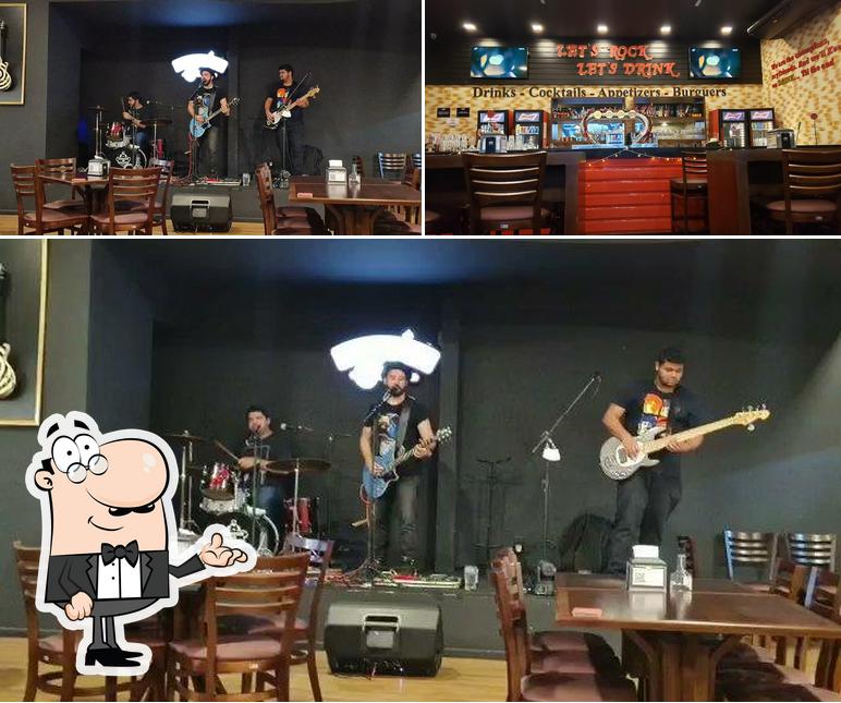 Veja imagens do interior do Rock e Ribs Maceió