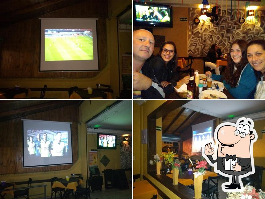 Altas Horas Bar e Restaurante e karaokê