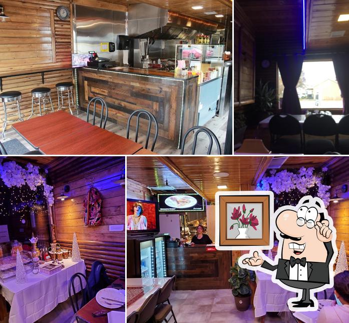 Check out how Delicious Hut looks inside