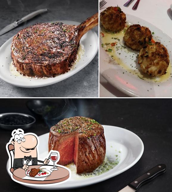 Мясные блюда предлагают в "Ruth's Chris Steak House"