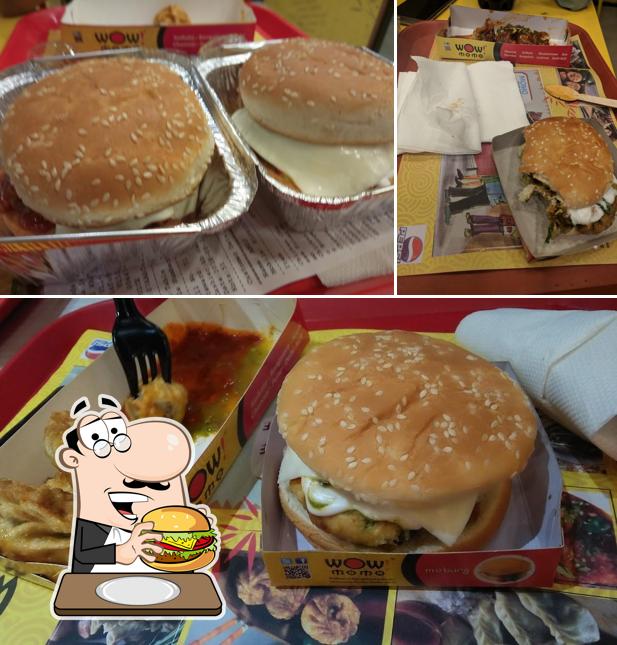 Hamburger at Wow! Momo