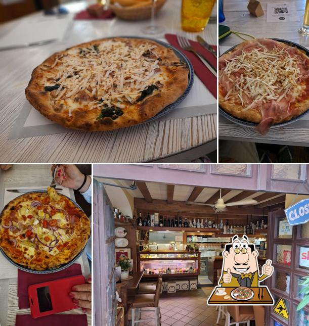 Scegli una pizza a Pizzeria La Bussola