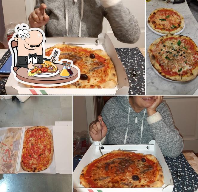 Prenditi una pizza a Pizzeria da mario Reggio Emilia...con forno a legna