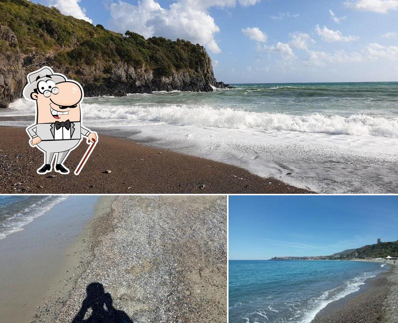 Guarda gli esterni di Lido Lentiscelle