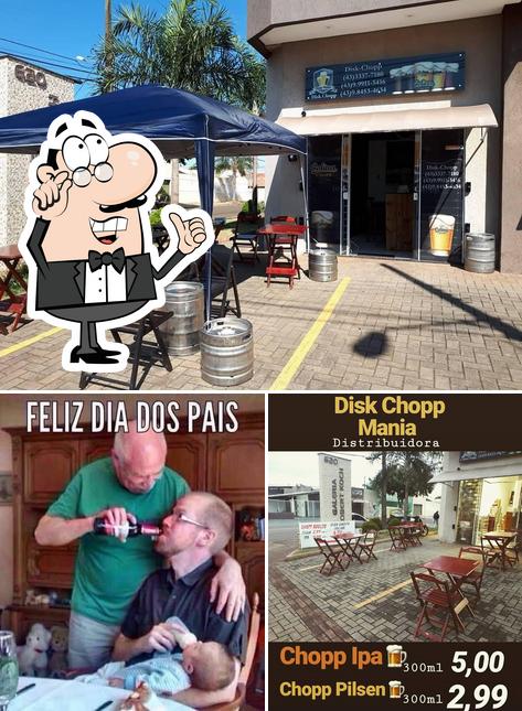 O interior do Disk Chopp Mania