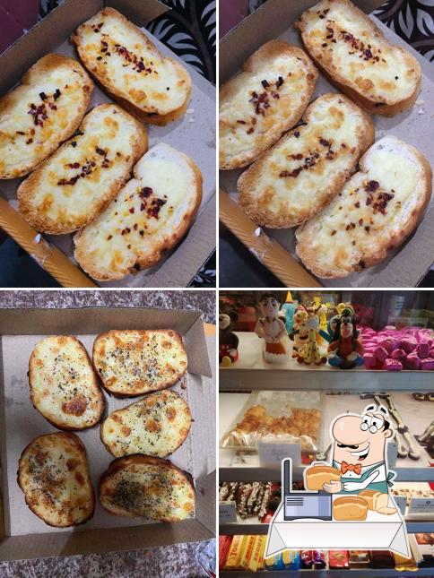 Garlic bread at Bakers Oven