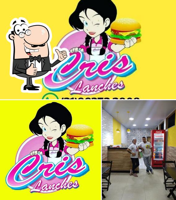 Look at the picture of Cris Lanches