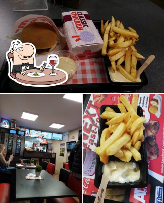 Это фото, где изображены еда и столики в NEXT Fast-Food