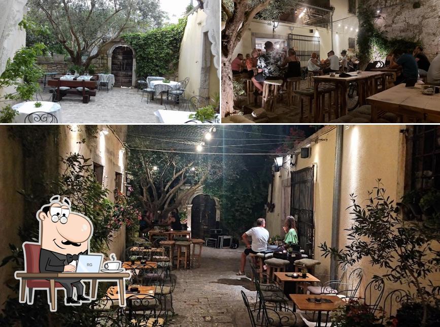 Gli interni di Ulixes Wine Garden