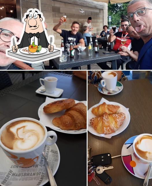 La foto della cibo e interni di Cuorum Caffè e Vineria