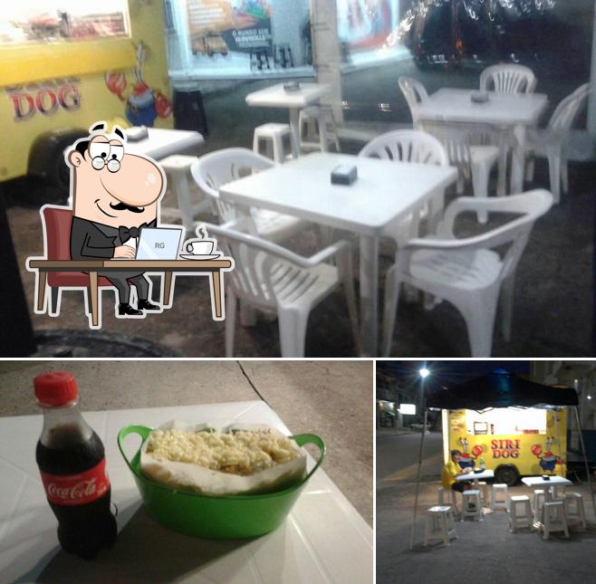 Confira a foto ilustrando interior e bebida no SIRI LANCHES
