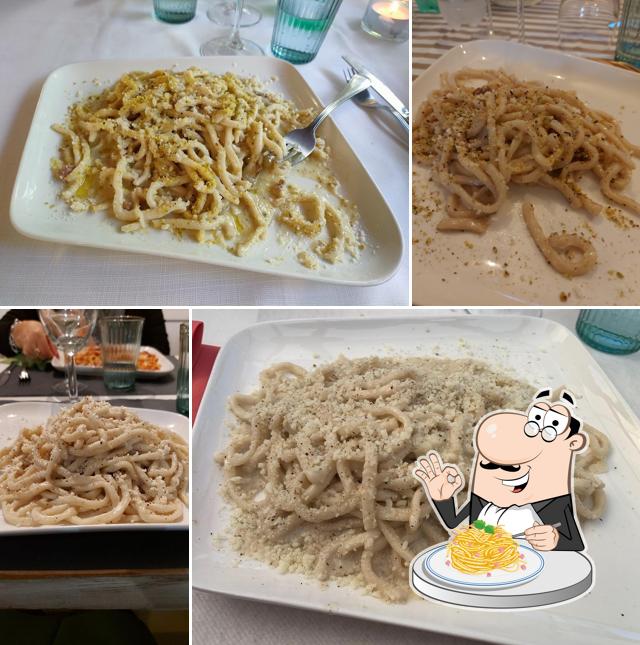 Spaghetti alla carbonara al Trattoria Da Peppe A Canonica