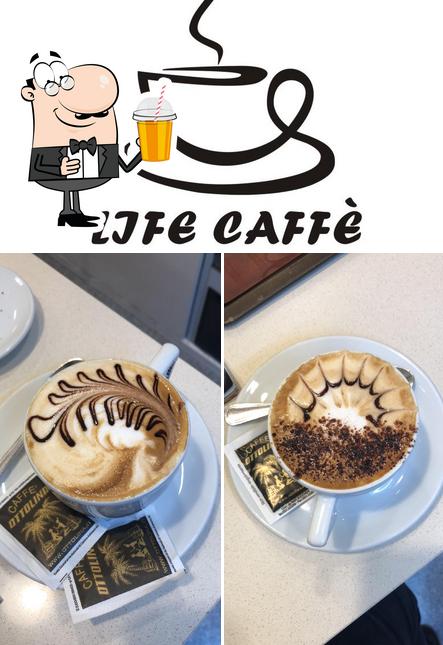 Goditi un drink a PLOOM STORE-Life Cafè Bar Tabacchi - Partner Elfbar Lost Mary