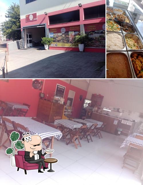 Entre diferentes coisas, interior e exterior podem ser encontrados no RESTAURANTE DA FAMÍLIA