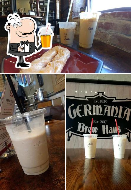 Disfrutra de una bebida en Germania Brew Haus Alton Drive-Thru & Lobby Open
