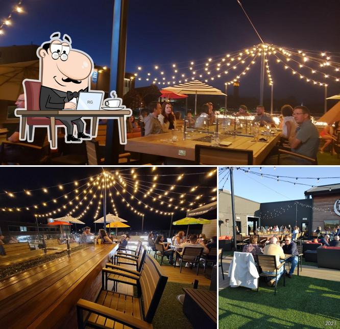The Twelve Bar Lounge in Peoria Heights Restaurant menu and reviews
