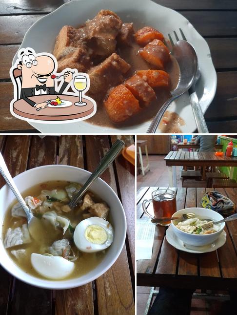 Siomay Mirza And Kupat Tahu Populer Asli Blabak Restaurant Semarang