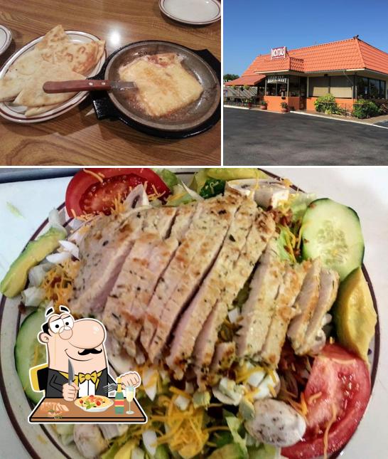 Estas son las fotos donde puedes ver comida y exterior en Kostas Family Restaurant