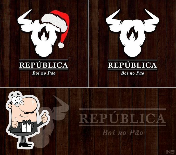 Look at the picture of República Boi No Pão