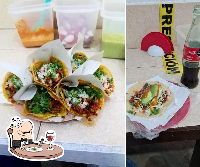 Еда в "Tacos y Tortas El Michoacano"