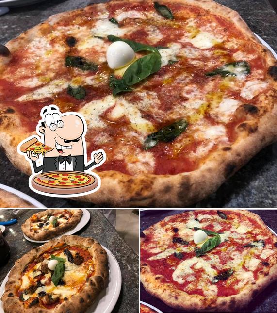 Scegli una pizza a Trattoria a Chiaia da Tutino