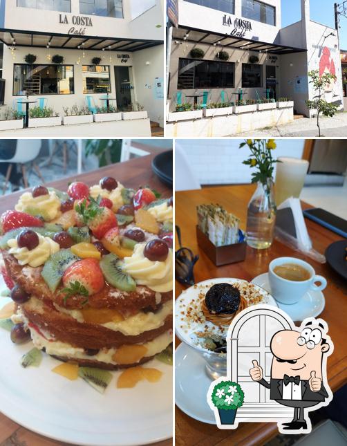 A imagem da exterior e comida no La Costa Café