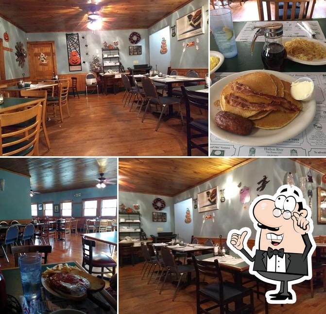 Check out how Main Street Diner looks inside