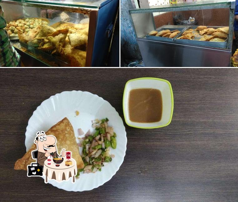 Food at Manmohan samosa