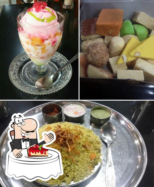 Center Fresh Vegetarian Hotel offers a variety of desserts