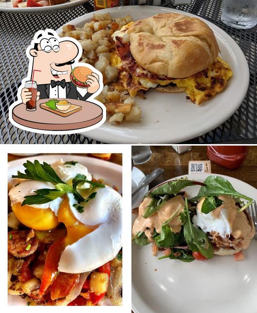 Breakfast House & Coffee Bar, 3928 N Sheridan Rd in Chicago