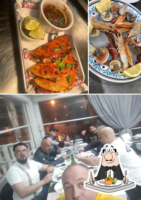 La photo de la nourriture et table à manger de Fantasy’s