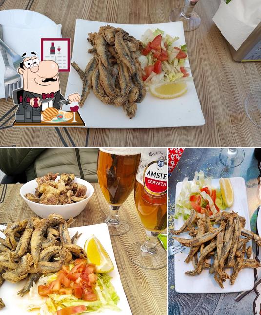 Попробуйте блюда из мяса в "Bar Pati Andalús • Club Sant Ildefons"