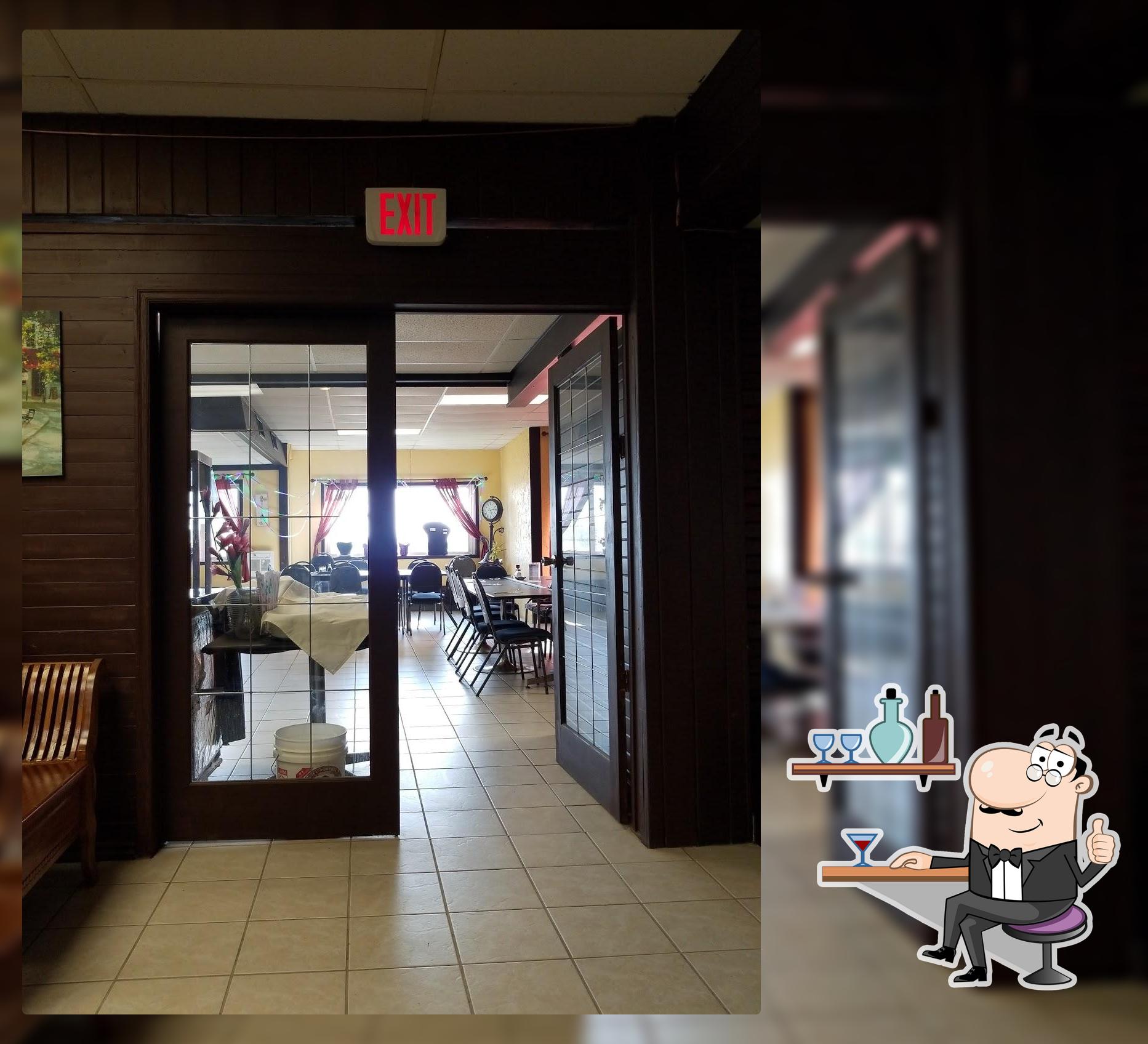 Side Trax Kitchen & Bar