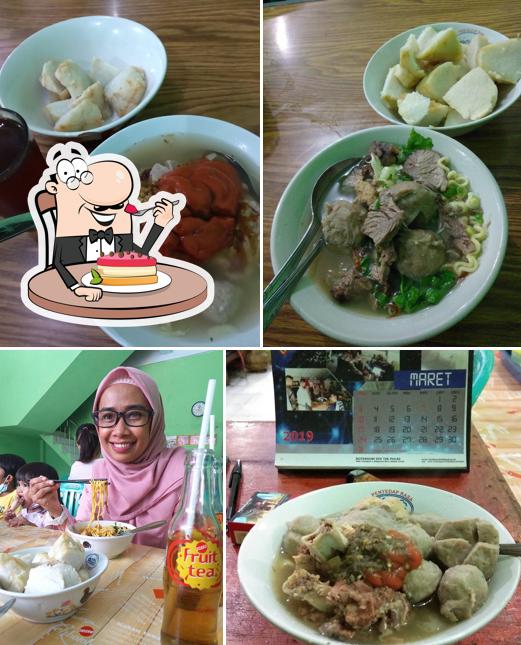 Bakso Yanto KPN serves a variety of sweet dishes