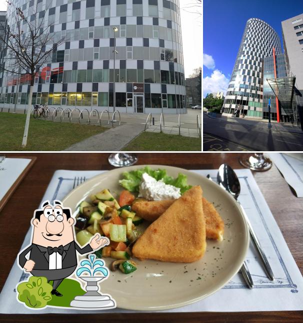 Dai un’occhiata alla immagine che presenta la esterno e cibo di Restoran Marun