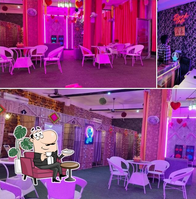 Dark Cafe