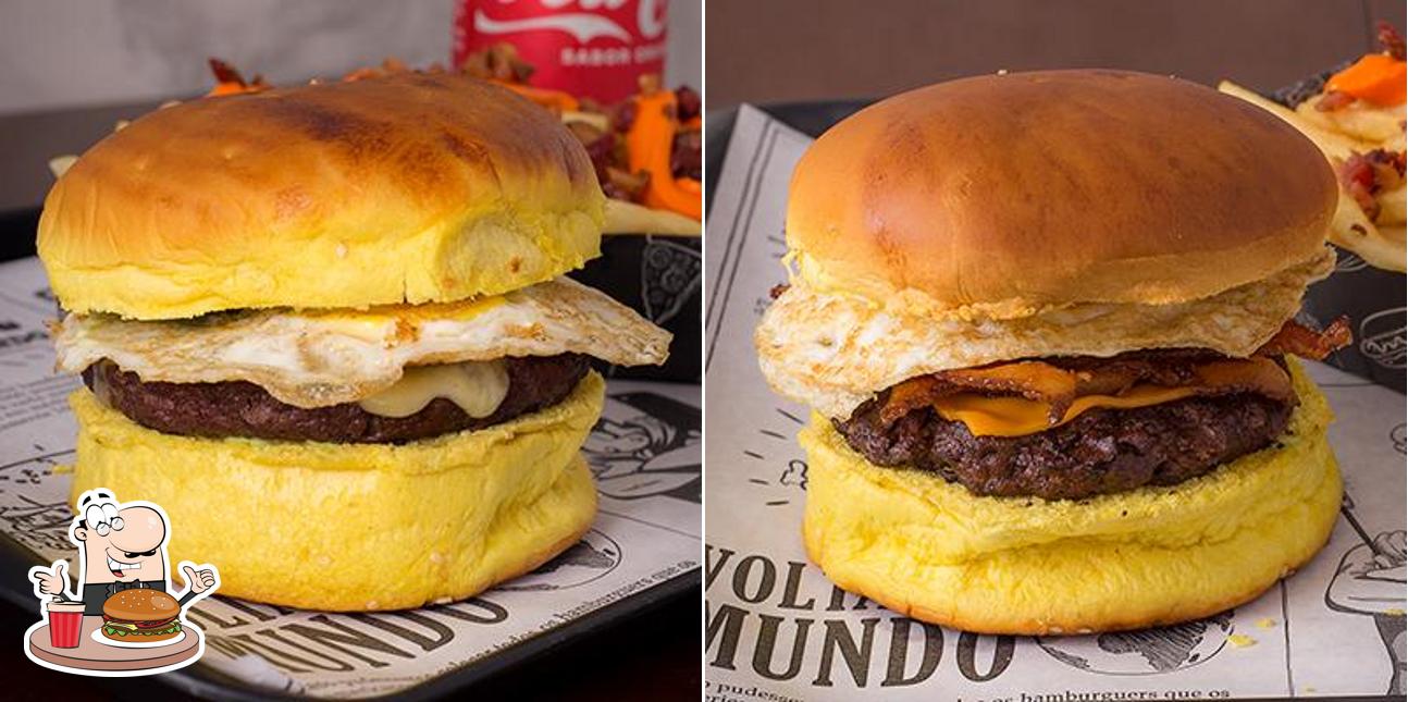 Deguste um dos hambúrgueres oferecidos no John's Burger