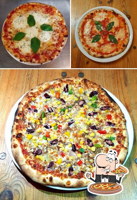 A La Famiglia, vous pouvez essayer des pizzas