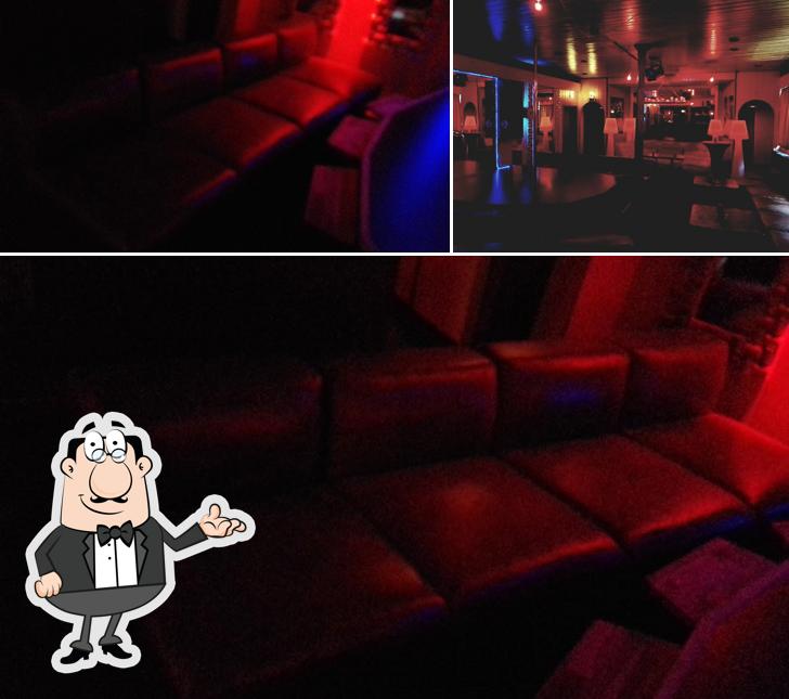 L’image de la intérieur et nourriture de Nightclub Roxy Bar’s